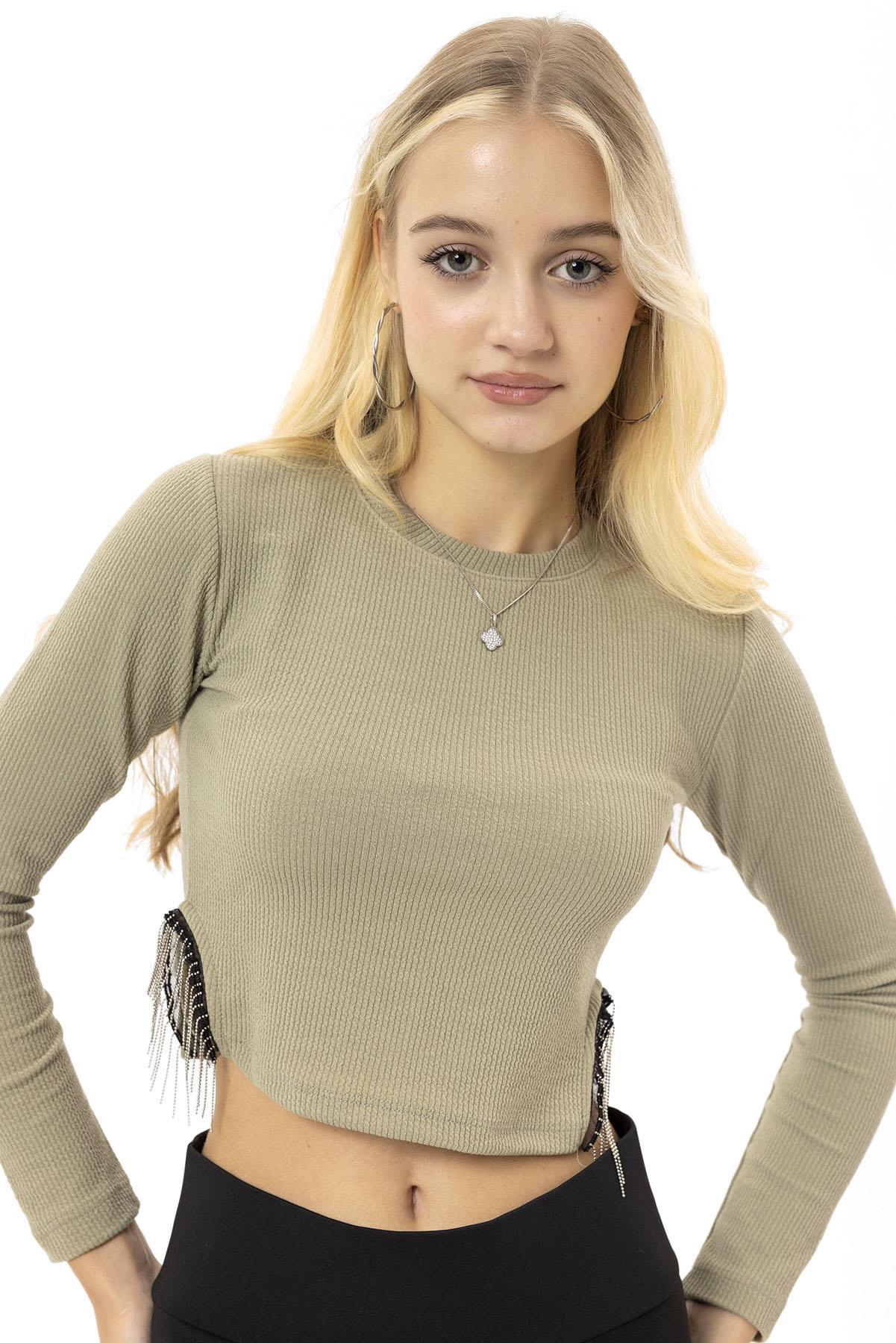 Kadın Yanları Zincir Detaylı Crop Bluz