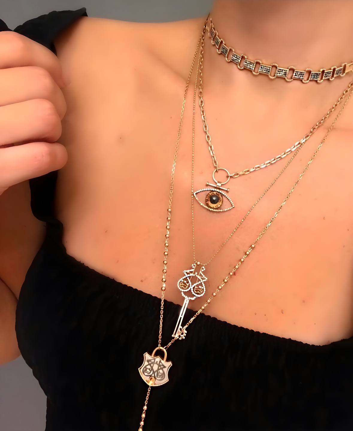 COGNAC DIAMOND THICK CHAIN EYE NECKLACE