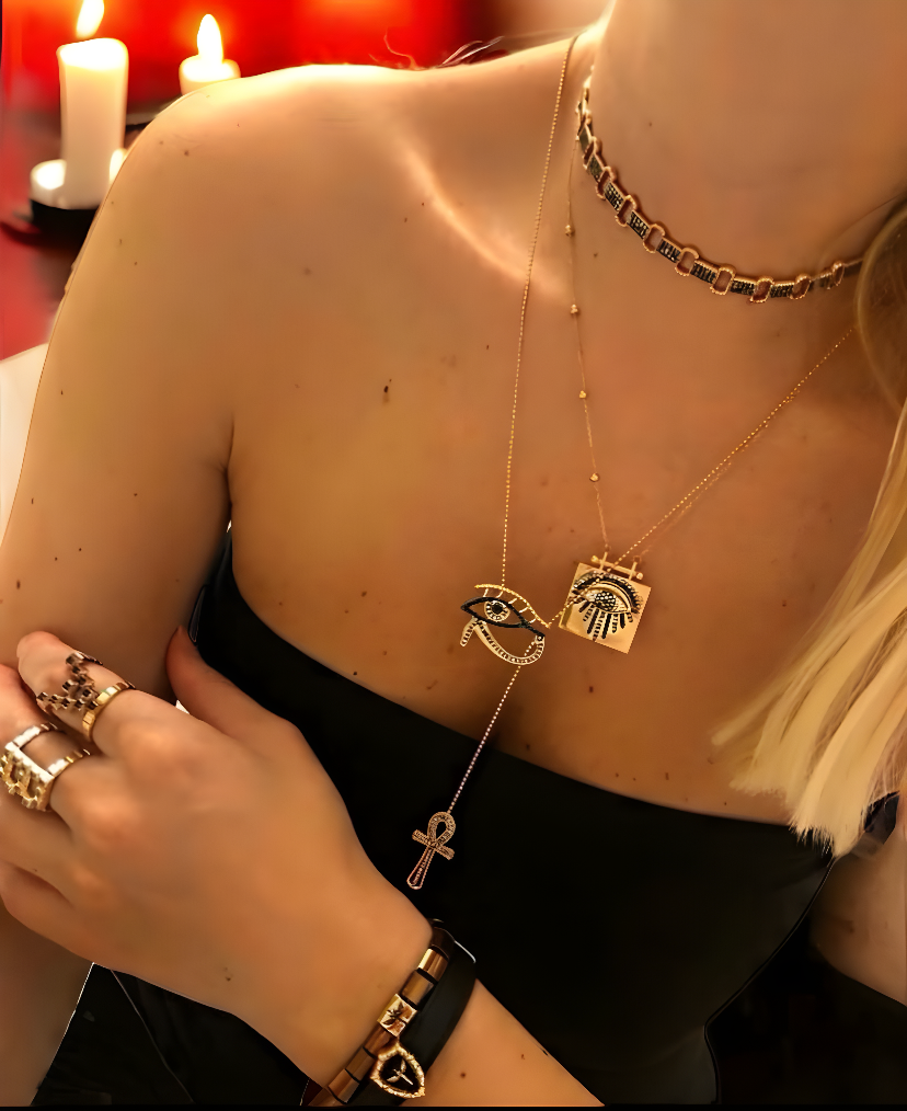 SQUARE MODEL DIAMOND EYE NECKLACE