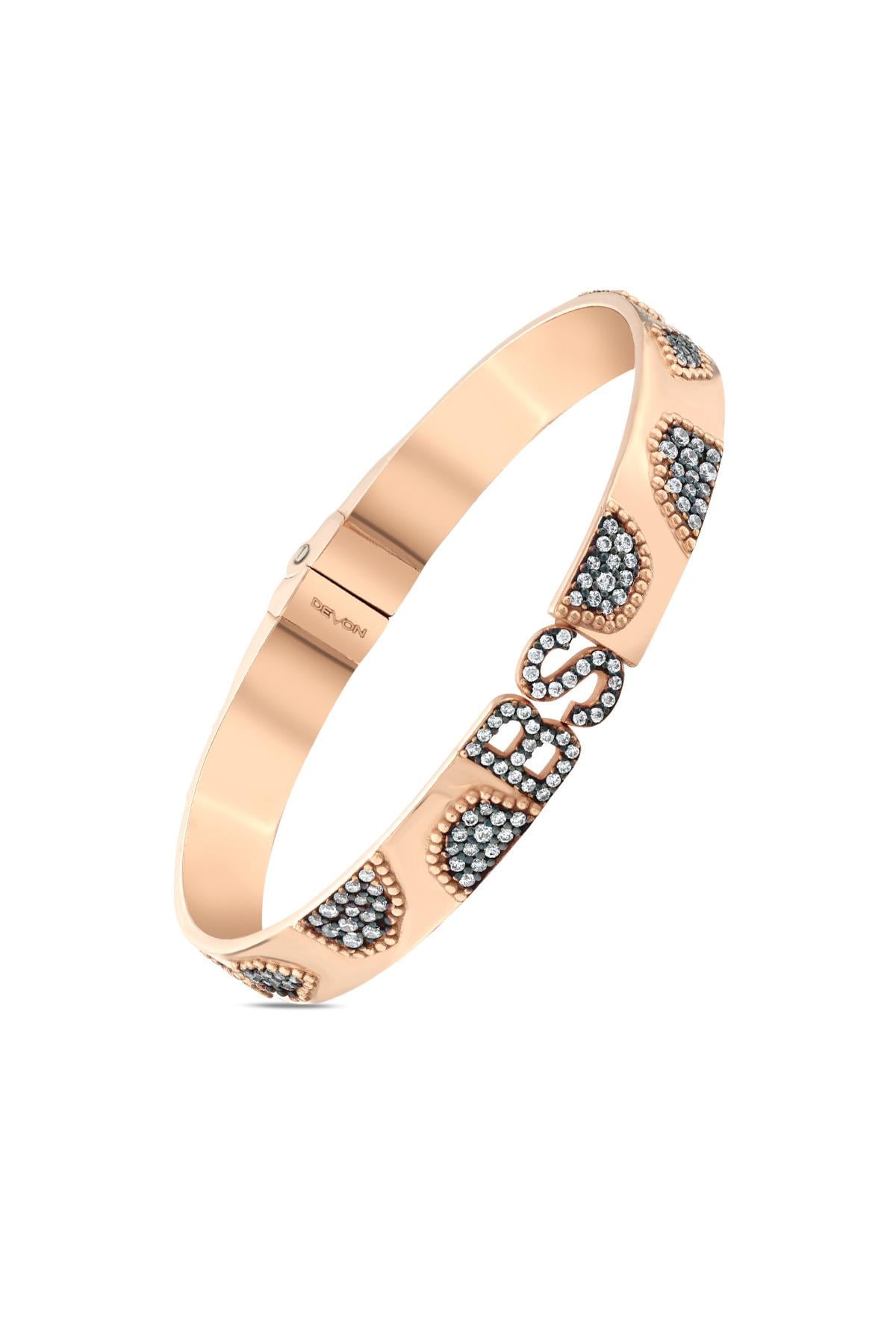 PIRLANTALI LEOPARDESS HARFLİ KELEPÇE