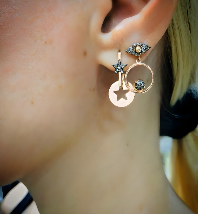 SINGLE STAR HOOP EARRING