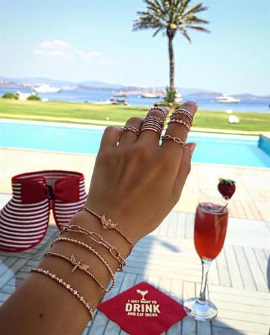 SLENDER WHITE DIAMOND CHAIN RING