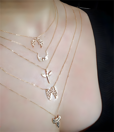 TINY ANGEL OF ABUNDIA NECKLACE