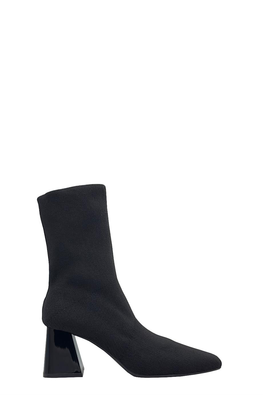 029 230102 Siyah Triko