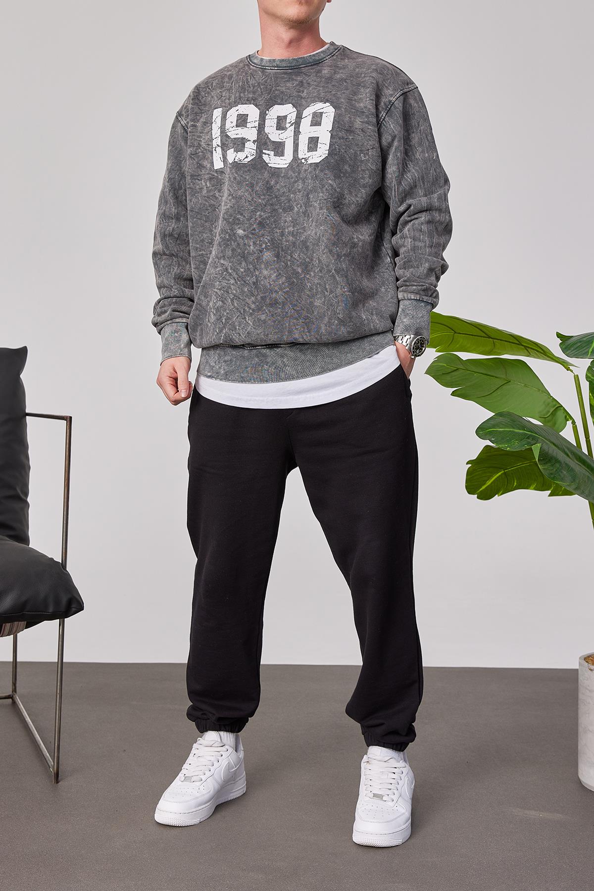 1998 Baskılı Füme Yıkamalı Sweatshirt · 4