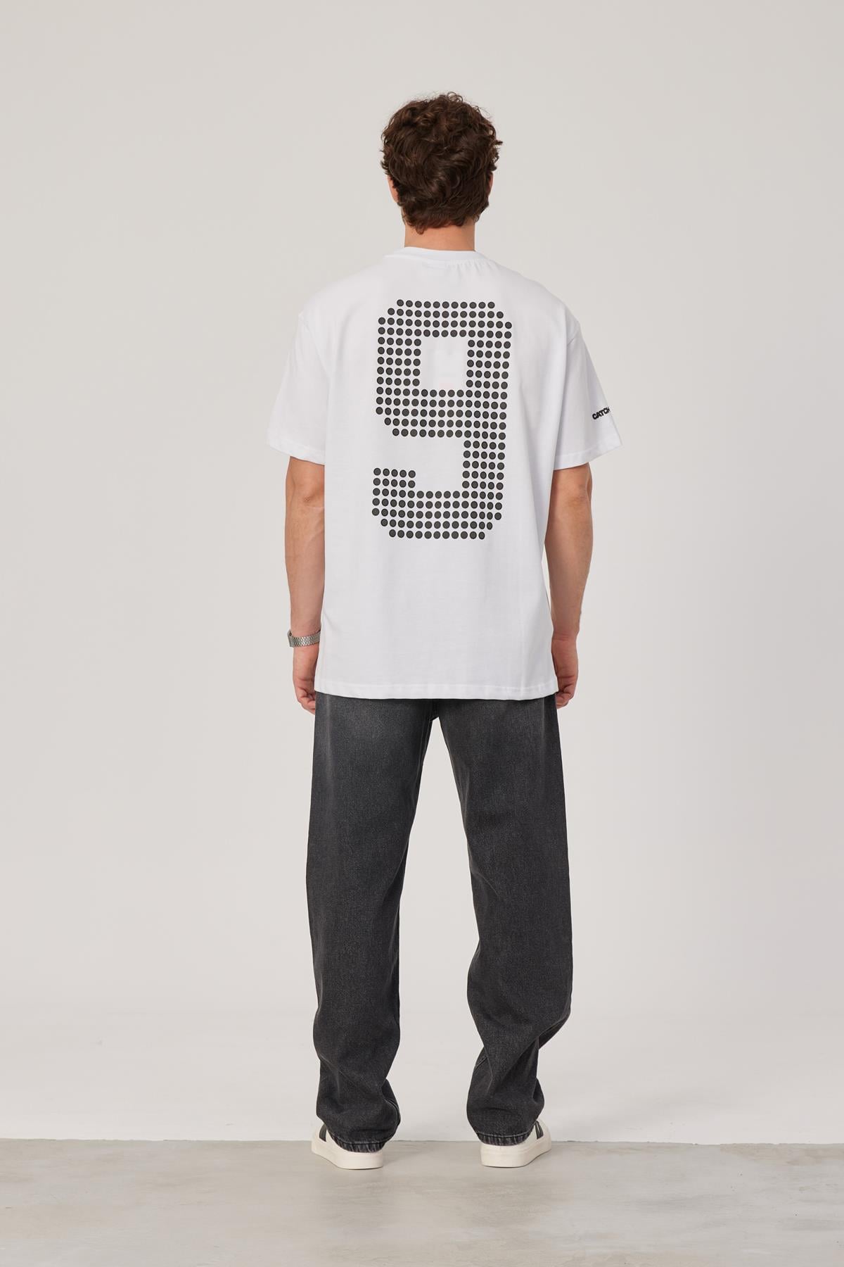 9 Rakam Baskılı Beyaz Tshirt