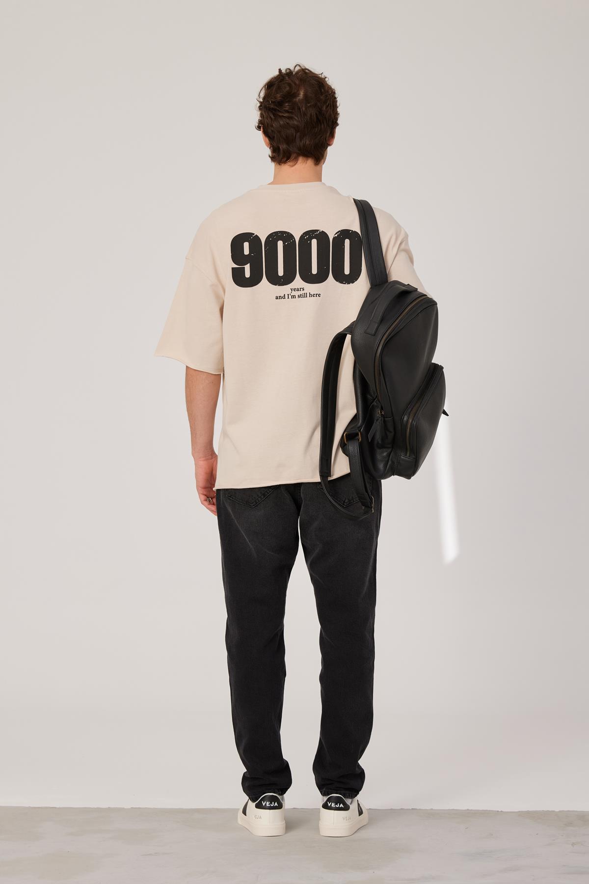 9000 Rakam Baskılı Krem Tshirt