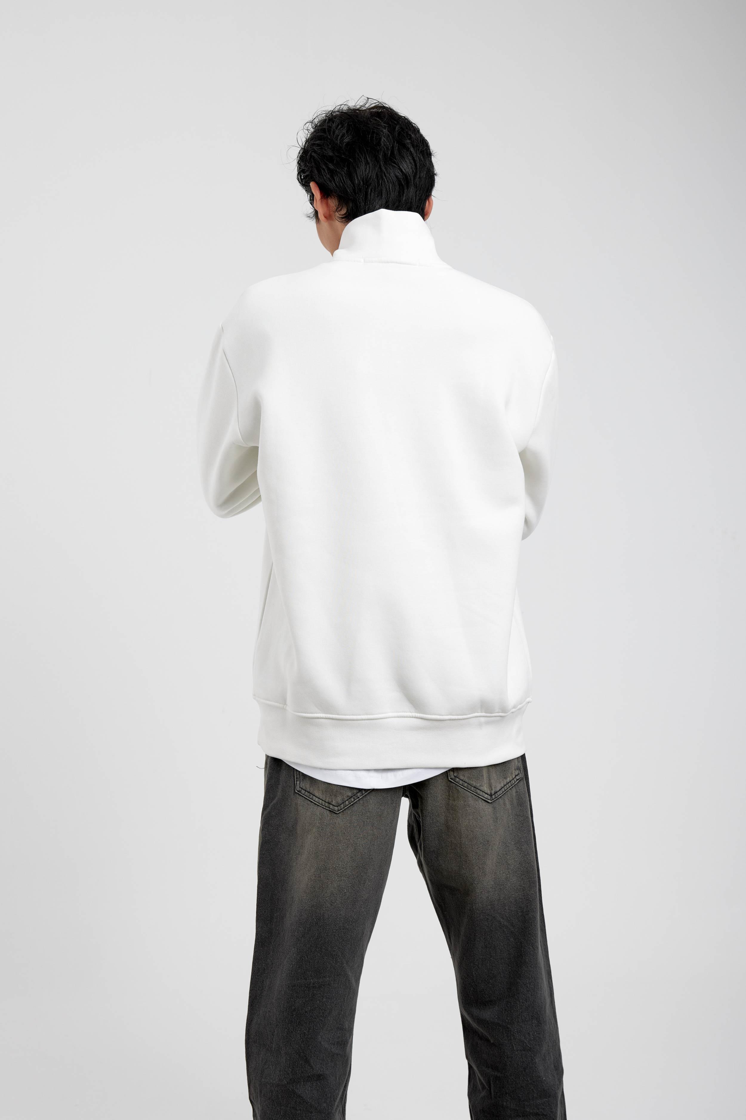 Beyaz Hello Yazılı Yarım Fermuarlı Sweatshirt · 4