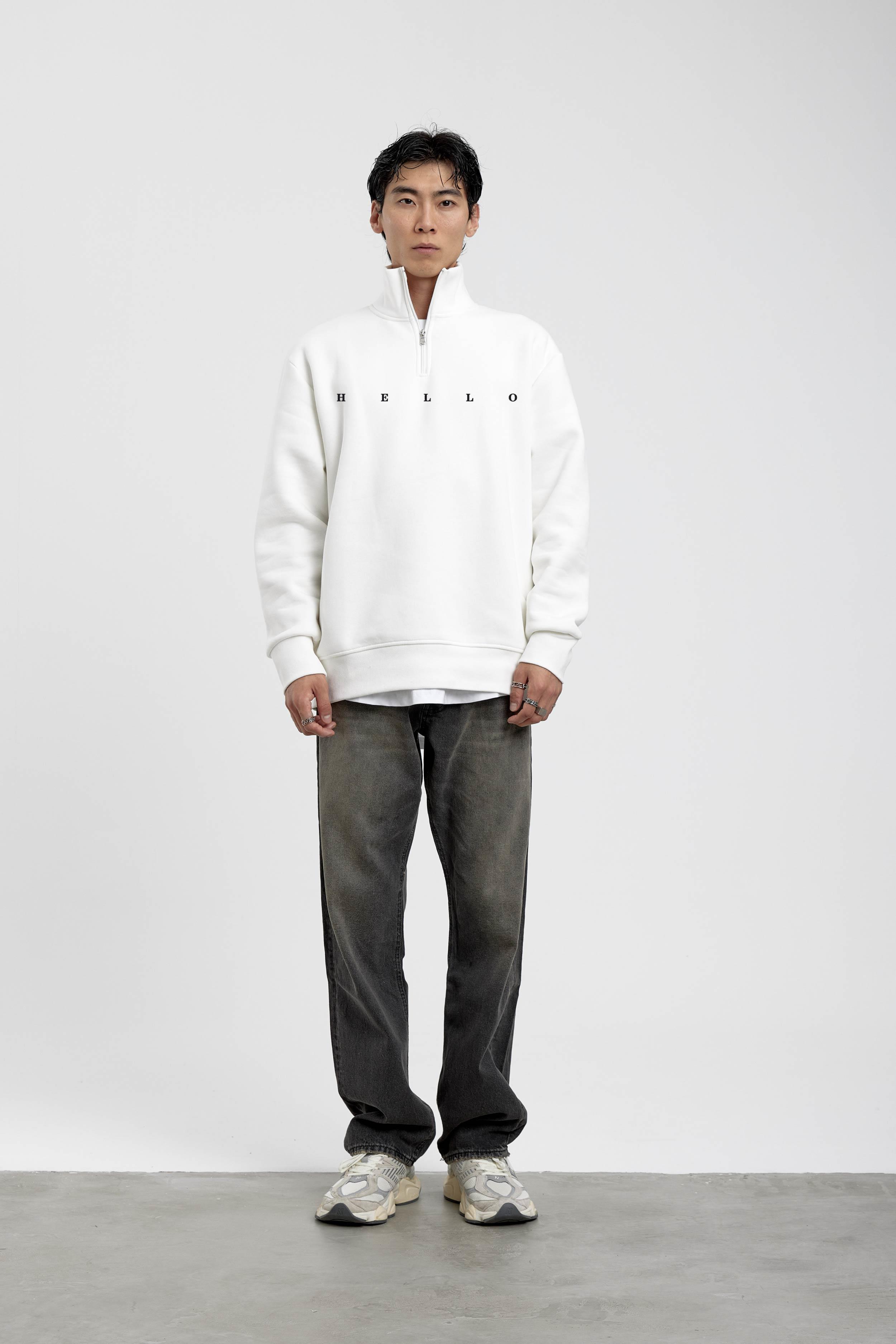 Beyaz Hello Yazılı Yarım Fermuarlı Sweatshirt