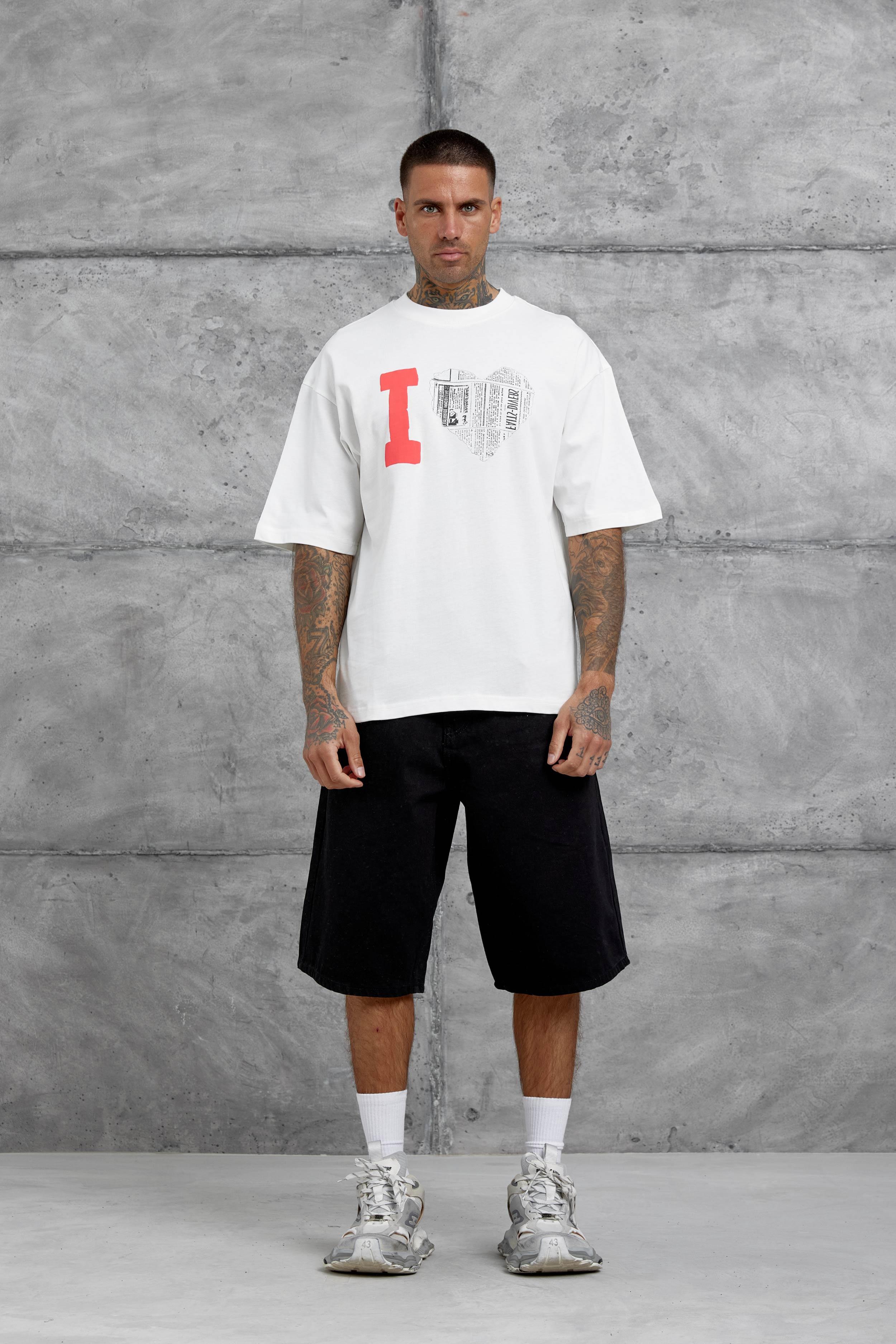 Beyaz Kalp Küpür Baskılı Oversize Tshirt