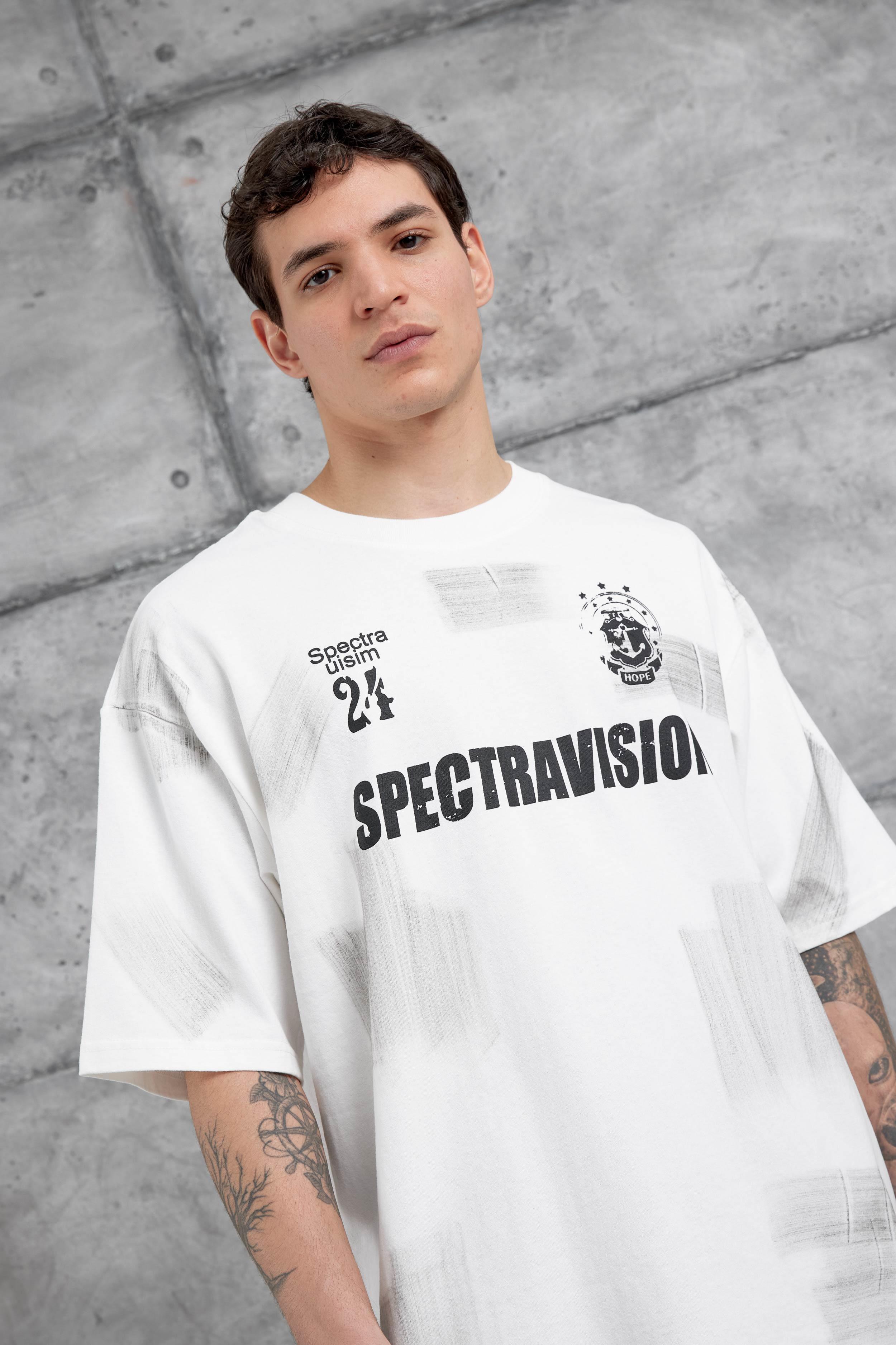 Beyaz Spectravision Detaylı Oversize Tshirt