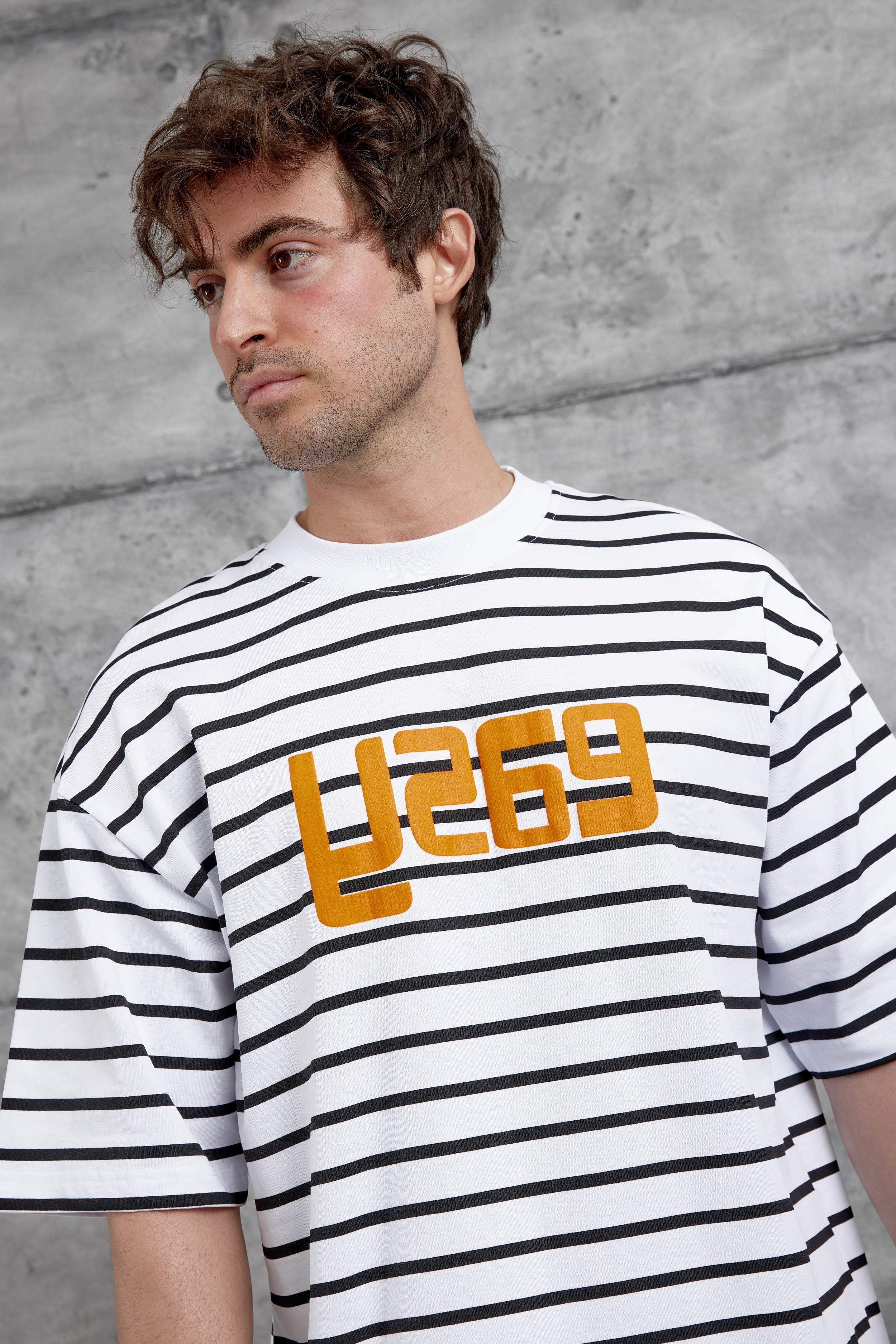 Beyaz Y269 Baskılı ve Çizgili Oversize Tshirt · 2