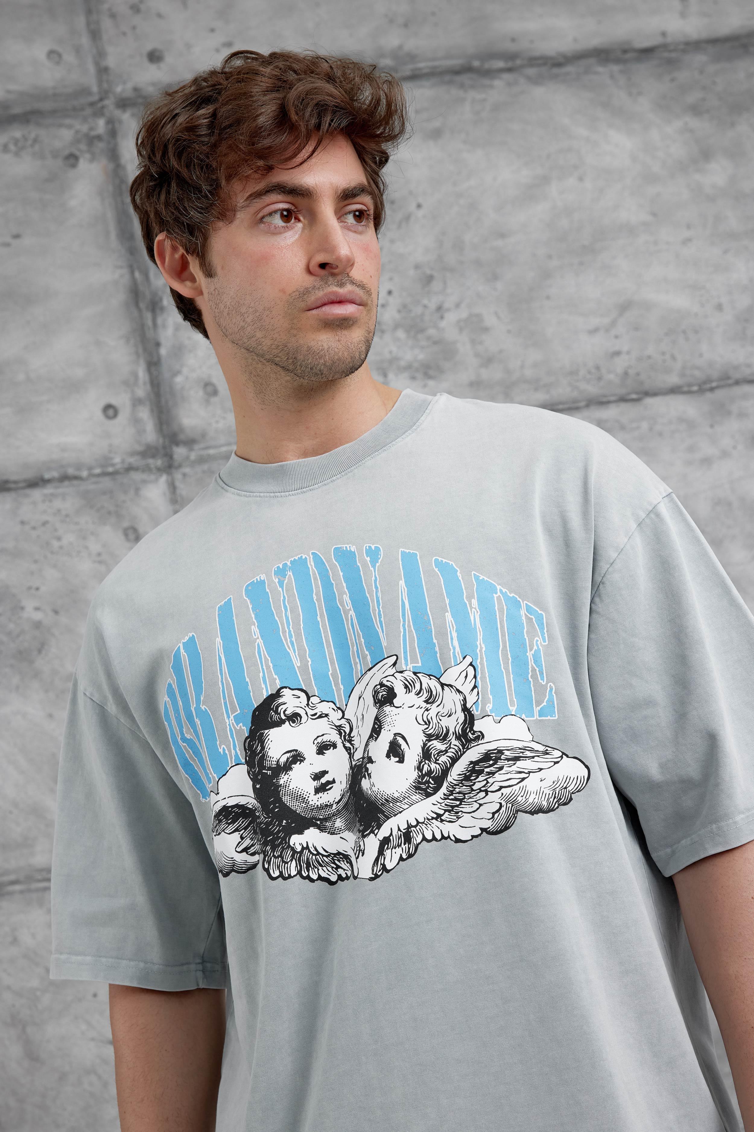 Gri Brandname Yazılı Yıkamalı Oversize Tshirt · 2