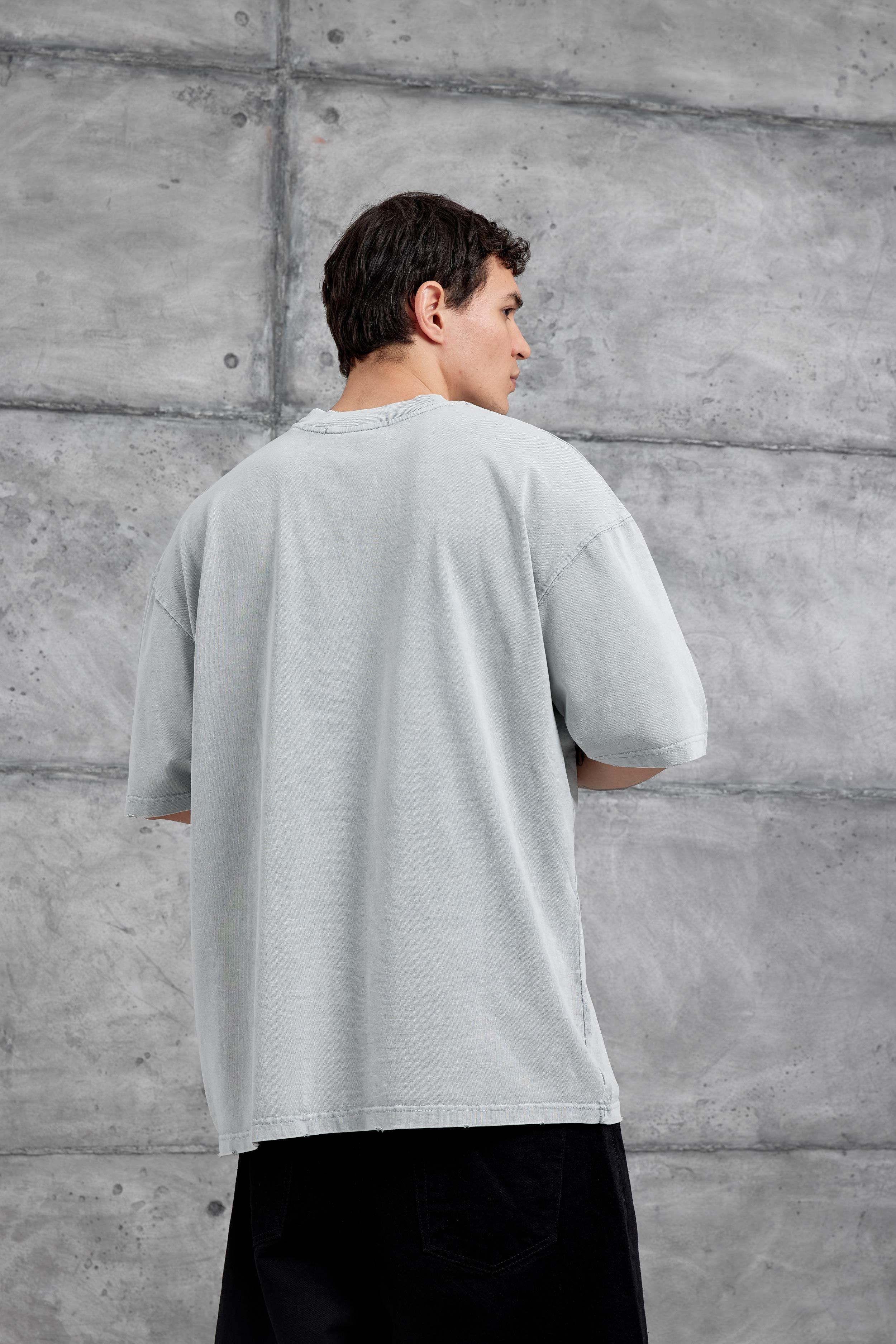 Gri Raw Yazılı Yıkamalı Oversize Tshirt · 3