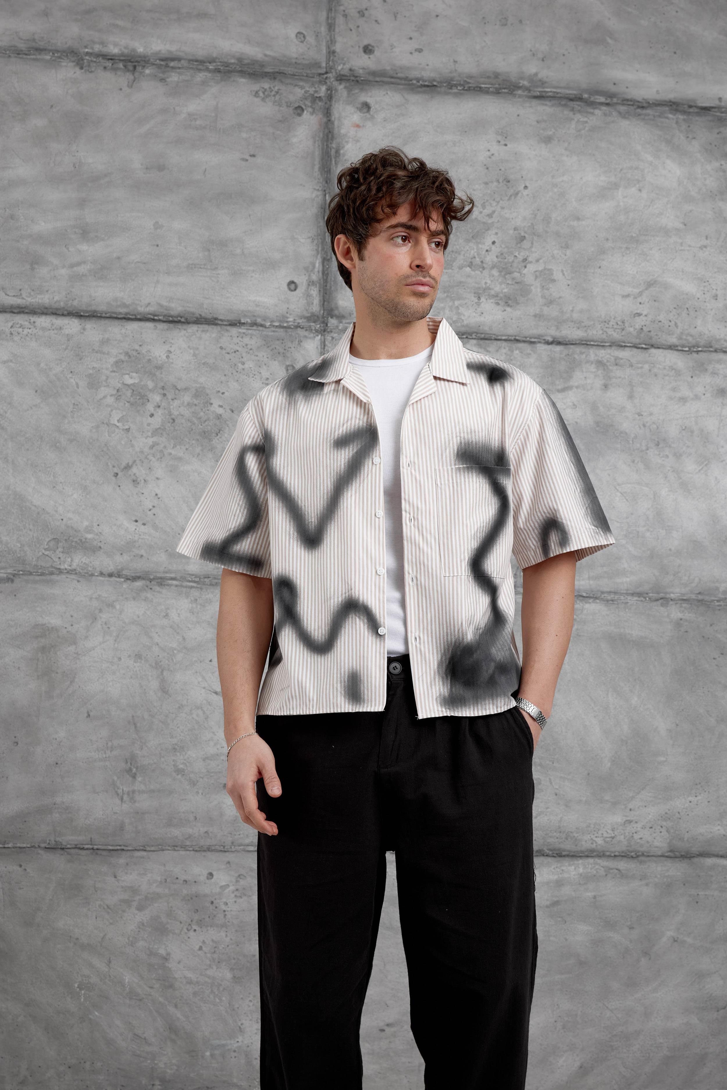 Krem Sprey Detaylı Oversize Gömlek