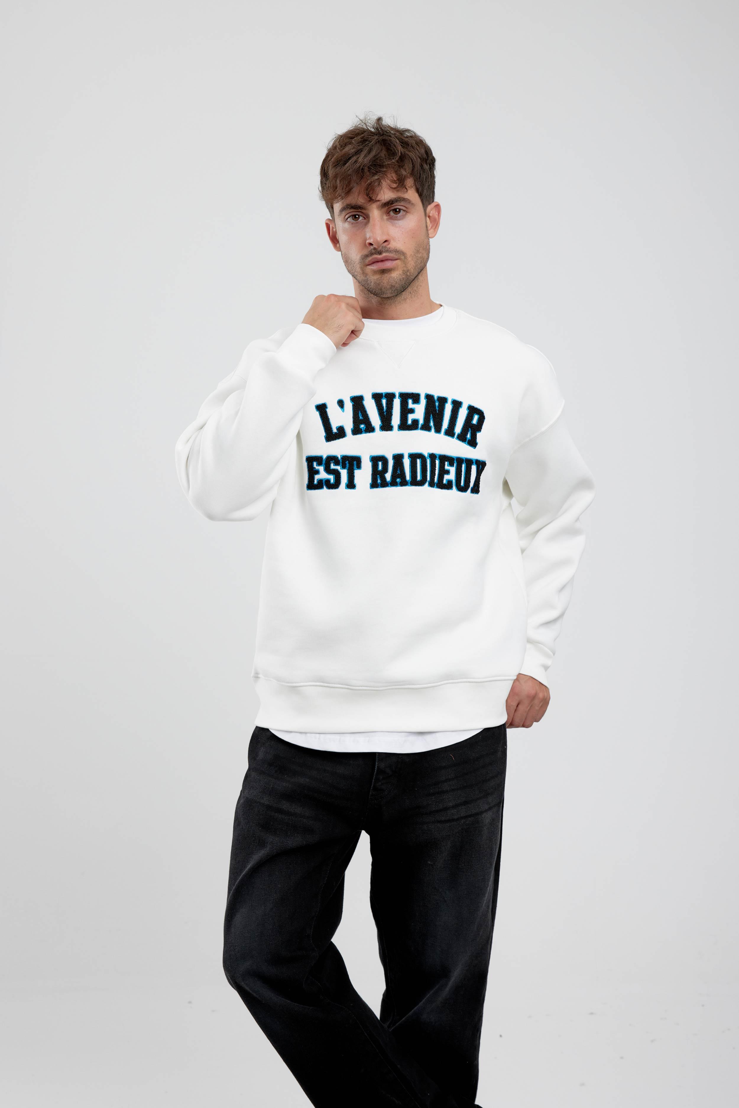 Beyaz Lavenir Yazılı Beyaz Sweatshirt · 2