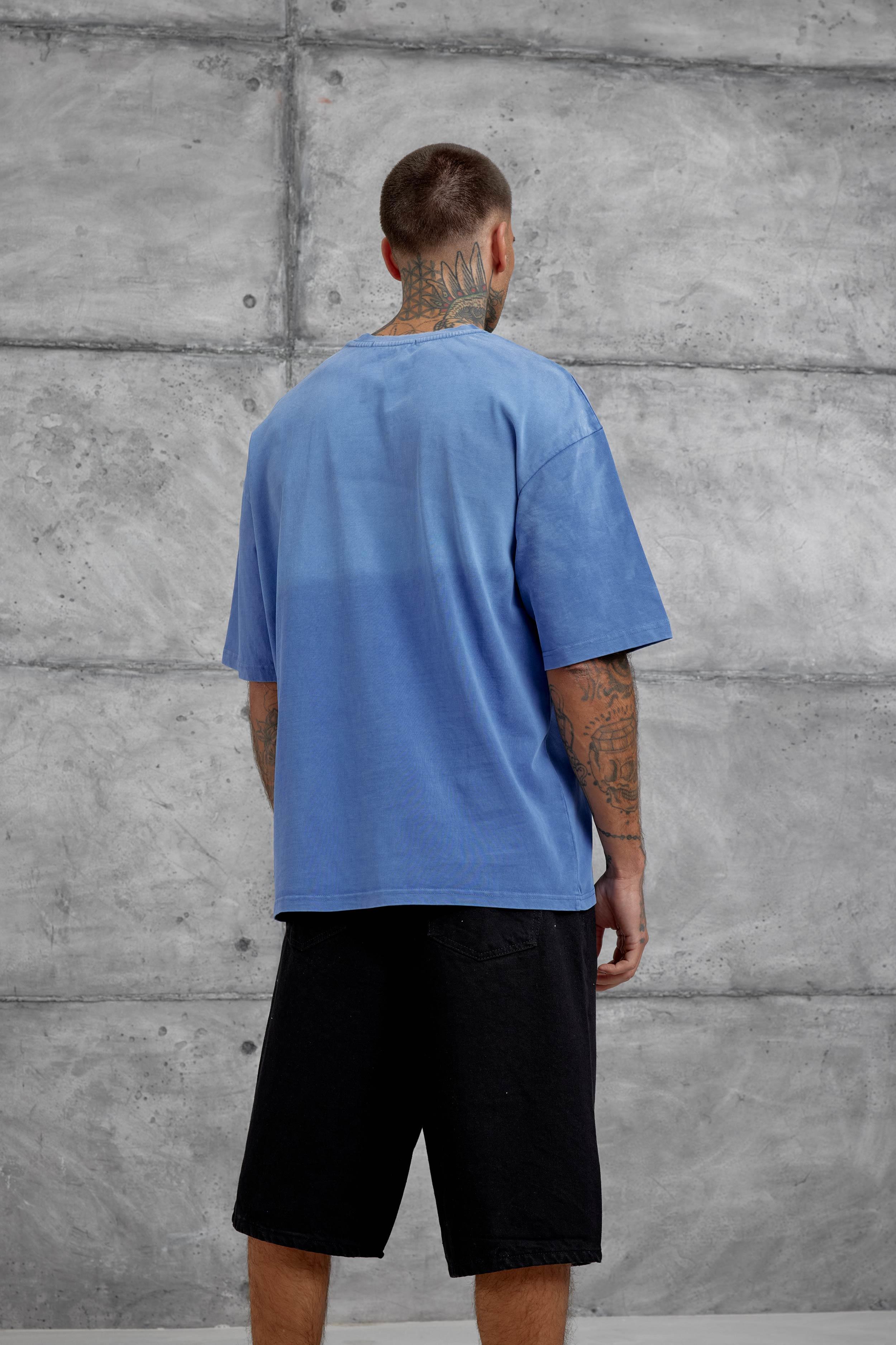 Mavi İşaretli Yazı Baskılı Yıkamalı Oversize Tshirt · 3