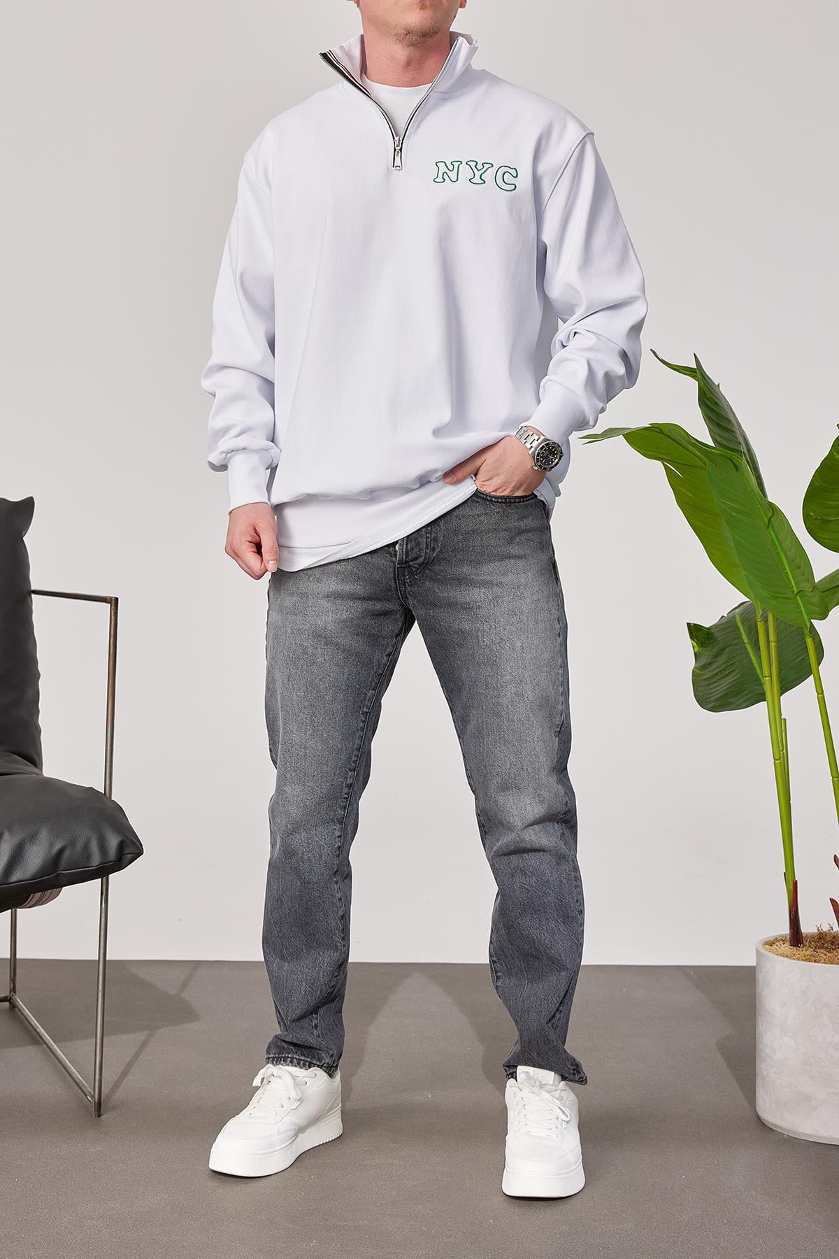 NYC Yakası Fermuarlı Beyaz Sweatshirt