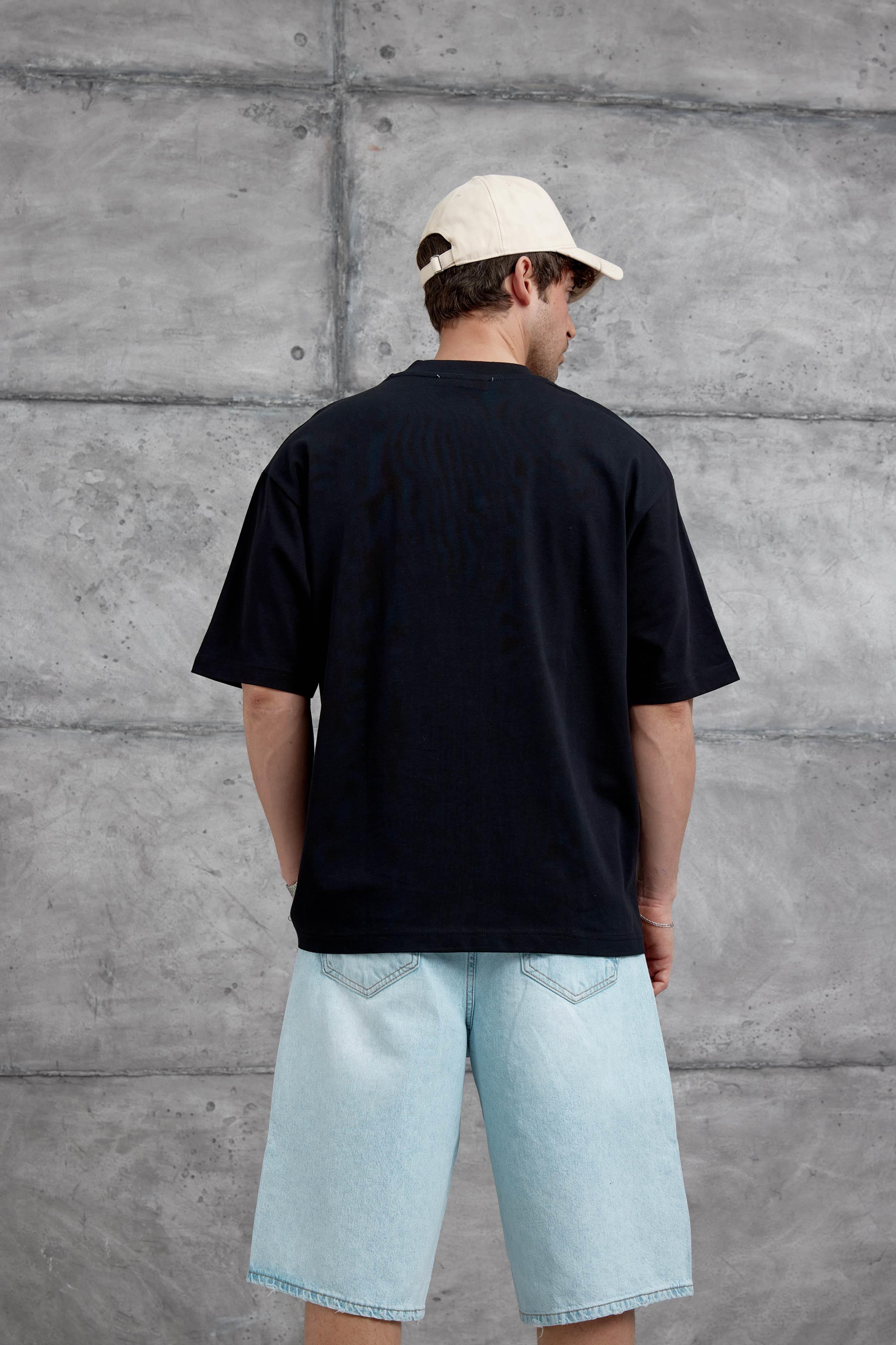 Siyah Murth Baskılı Oversize Tshirt · 3