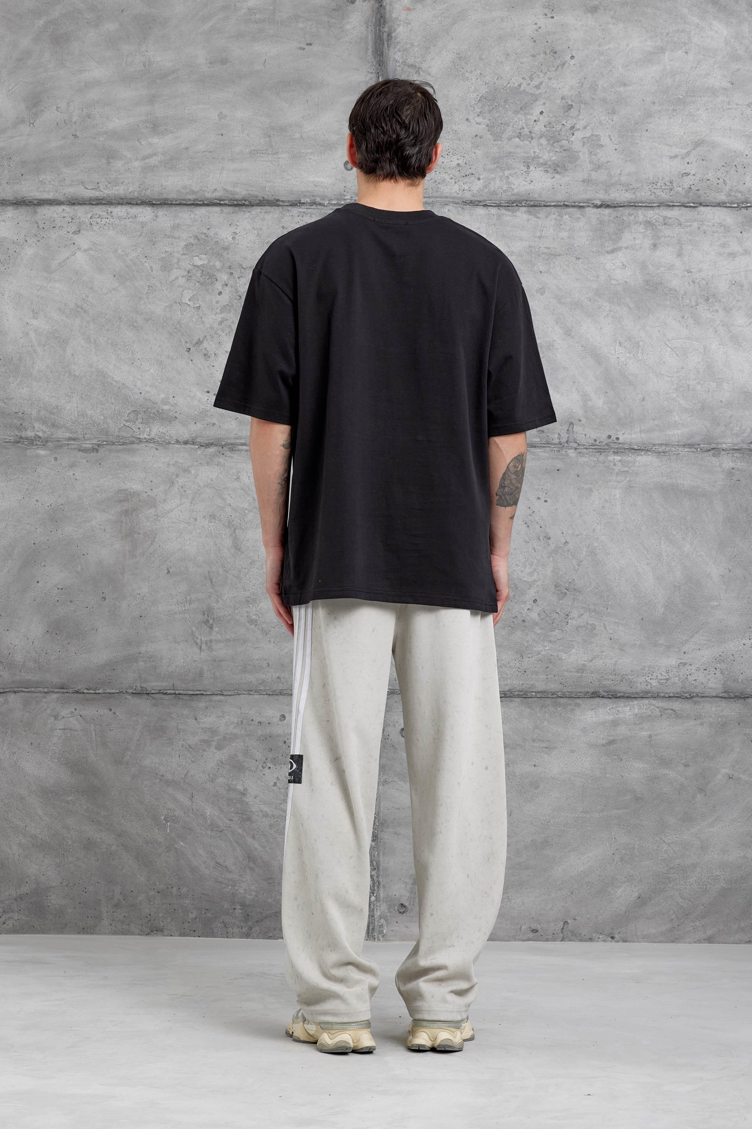 Siyah Spectravision Detaylı Oversize Tshirt · 5