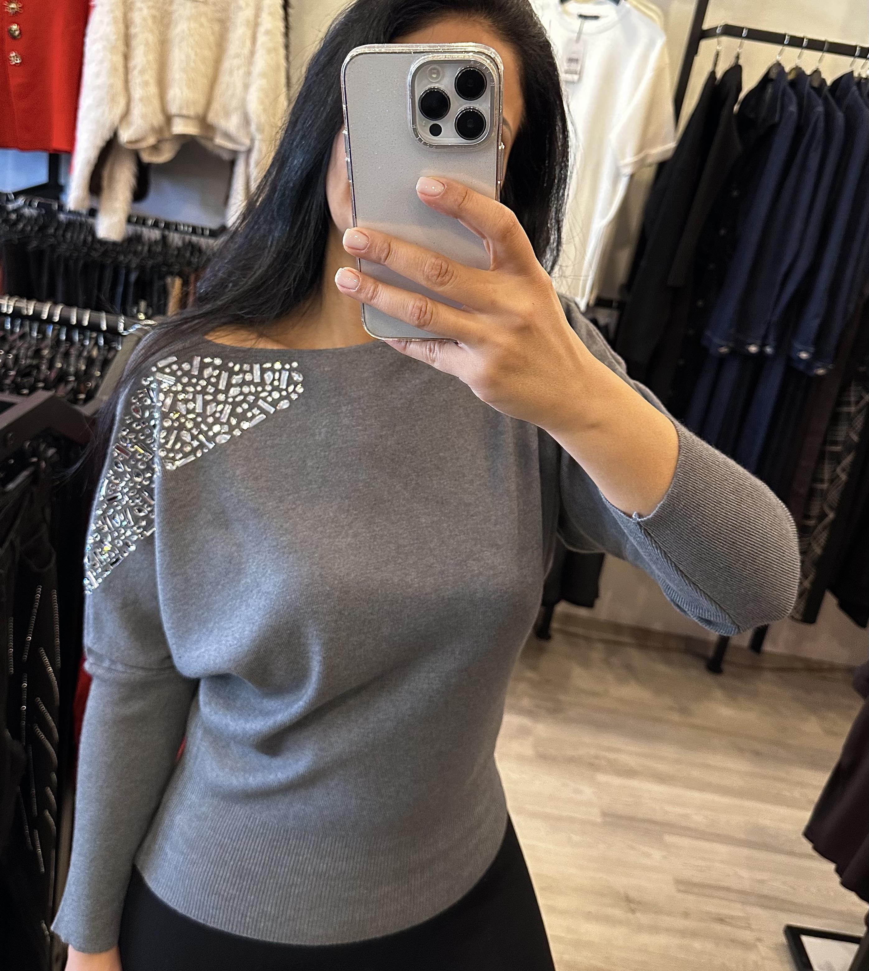 GRİ OMUZ TAŞLI TRİKO BLÜZ