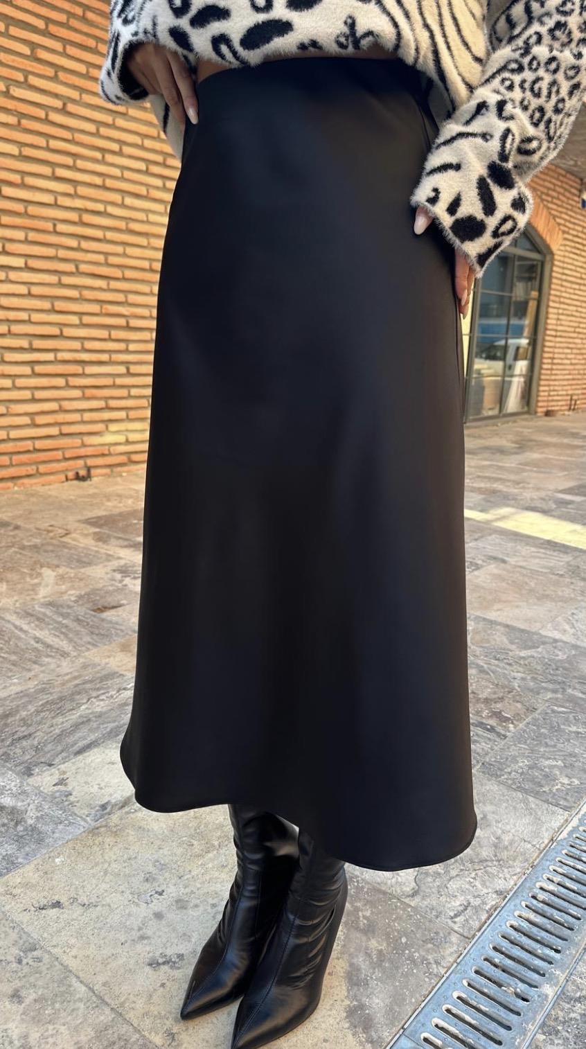 SATEN SİYAH ETEK