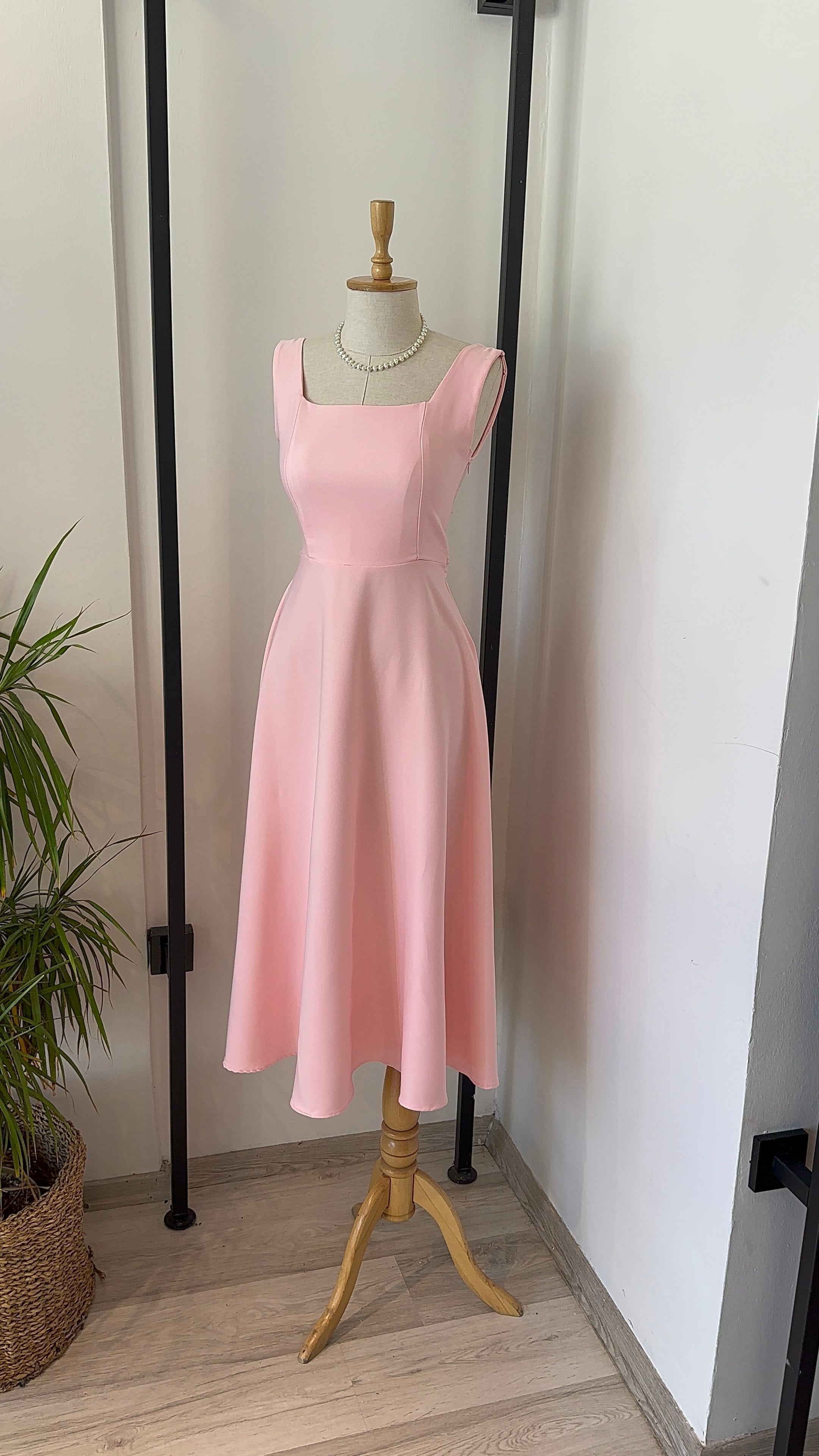 PEMBE KLOŞ ELBİSE