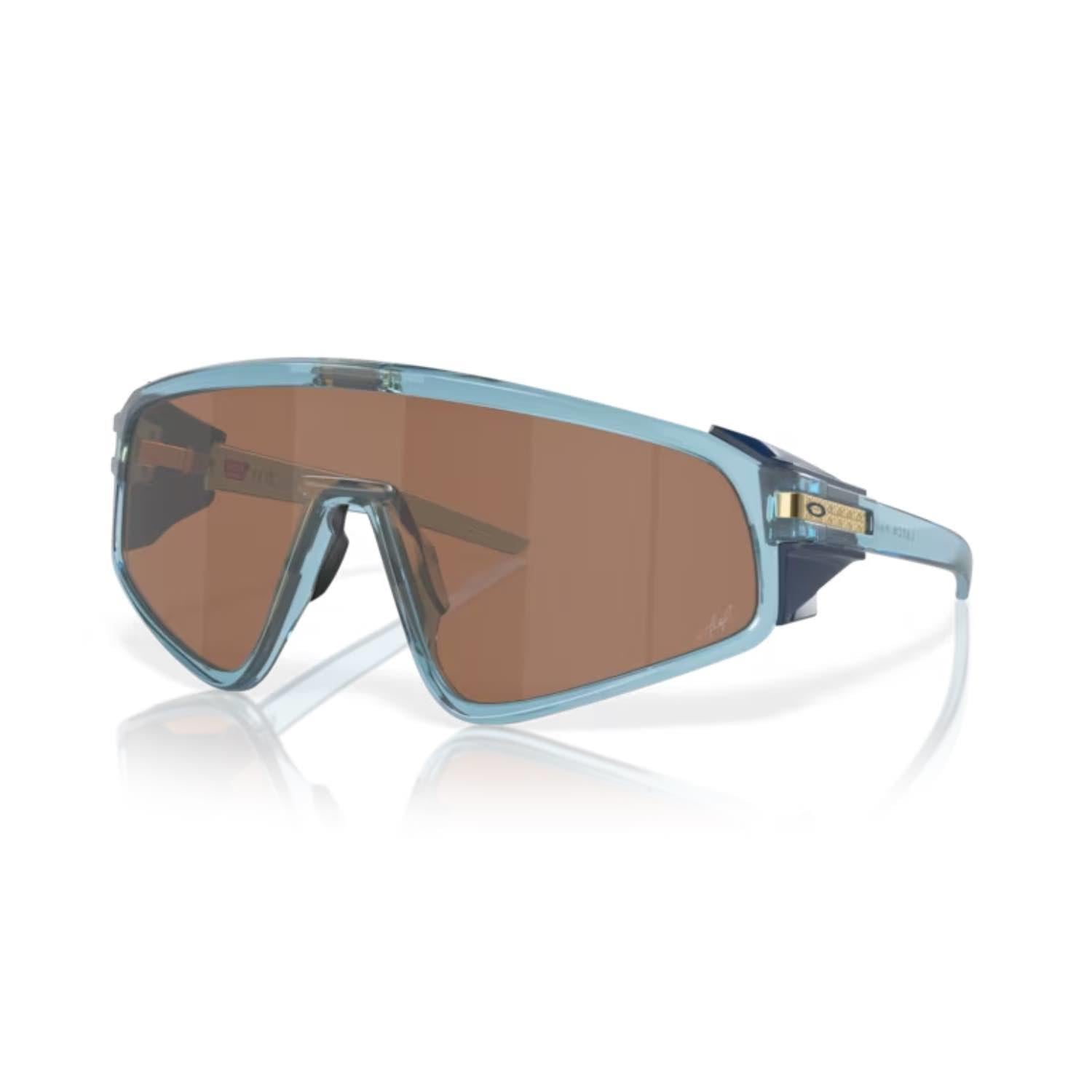 Oakley 0OO9404 940408 35 Latch Panel Prizm Geometrik Şeffaf Mavi Kemik Güneş Gözlüğü