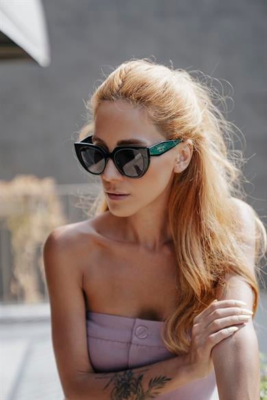 Prada PR 14WS 1AB5Z1 52 Kadın Oval Siyah Kemik Güneş Gözlüğü