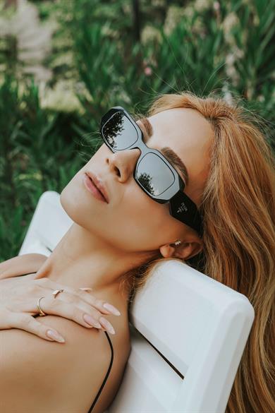 Prada SPR 17WS 1AB5S0 49 Kadın Dikdörtgen Siyah Güneş Gözlüğü