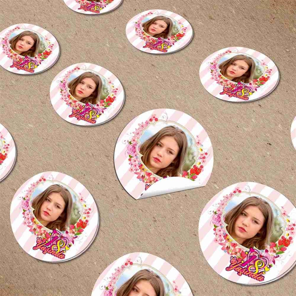 Çicekli Konsepti Kişiye Özel Sticker 30 Adet  