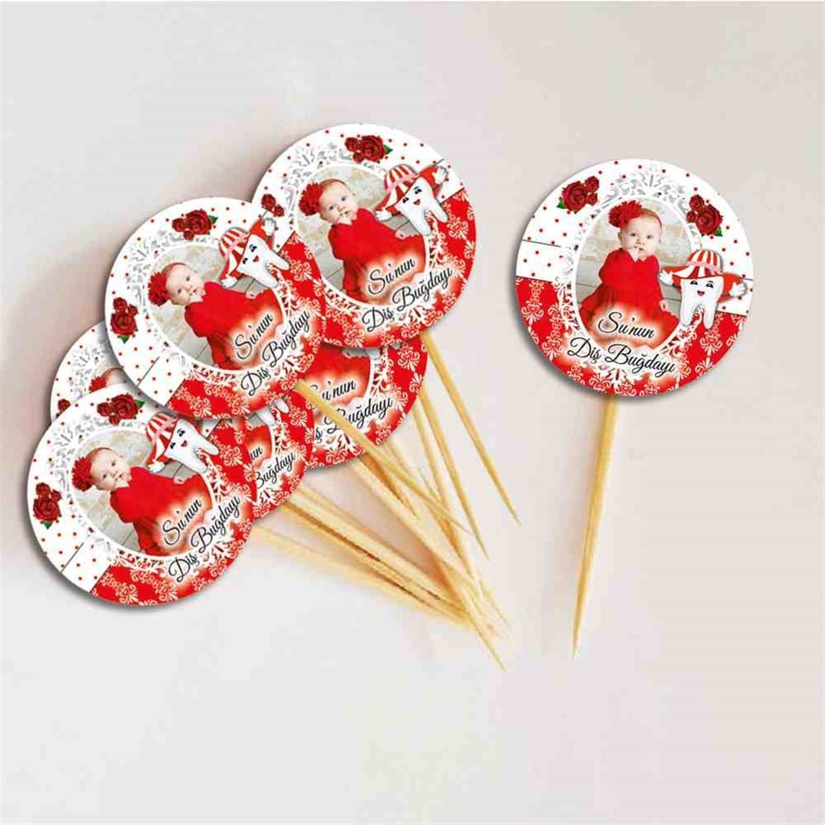 Diş Buğdayı Kırmızı Şapkalı ve Güllü Cupcake Kurdanı 