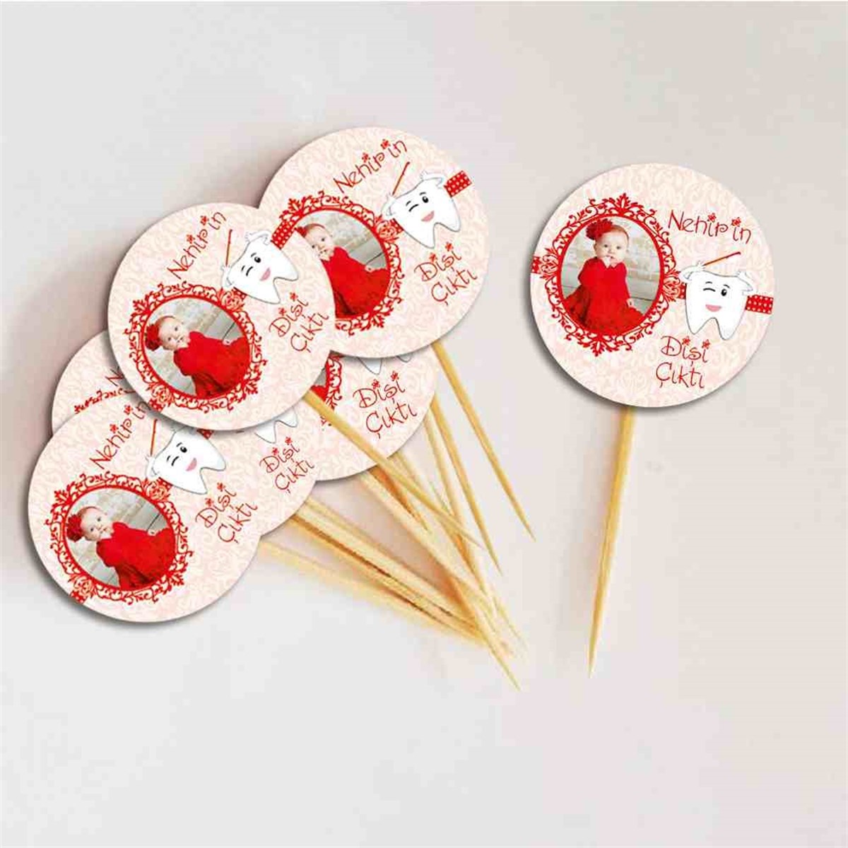 Diş Buğdayı Kırmızı ve Desenli Parti Süsü Cupcake Kurdanı 