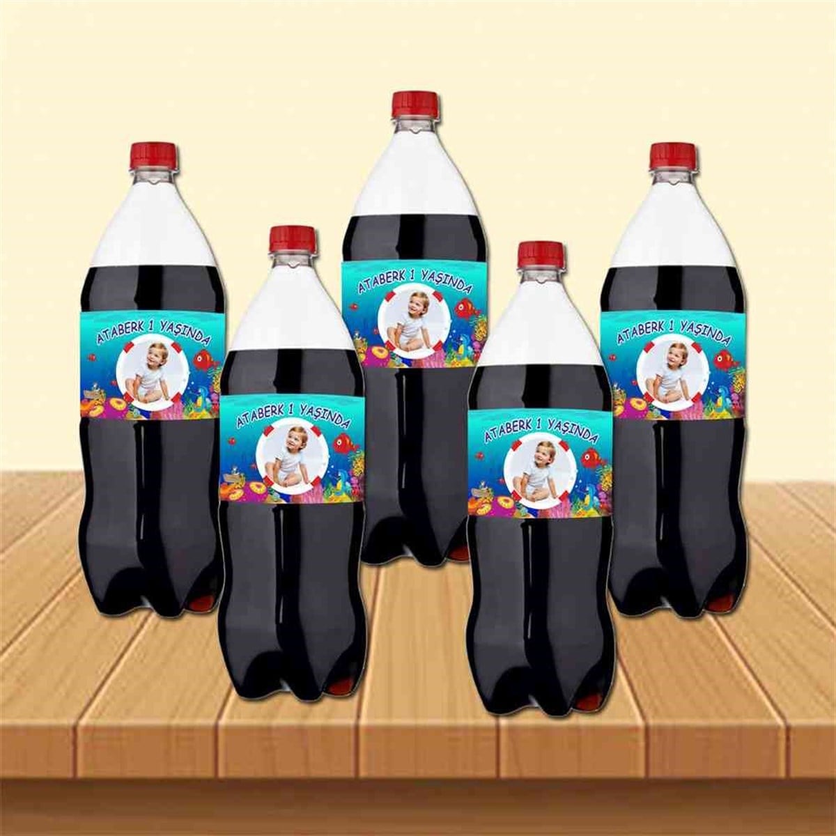 Kırmızı Balık Temalı Cola Şisesi Bandı    