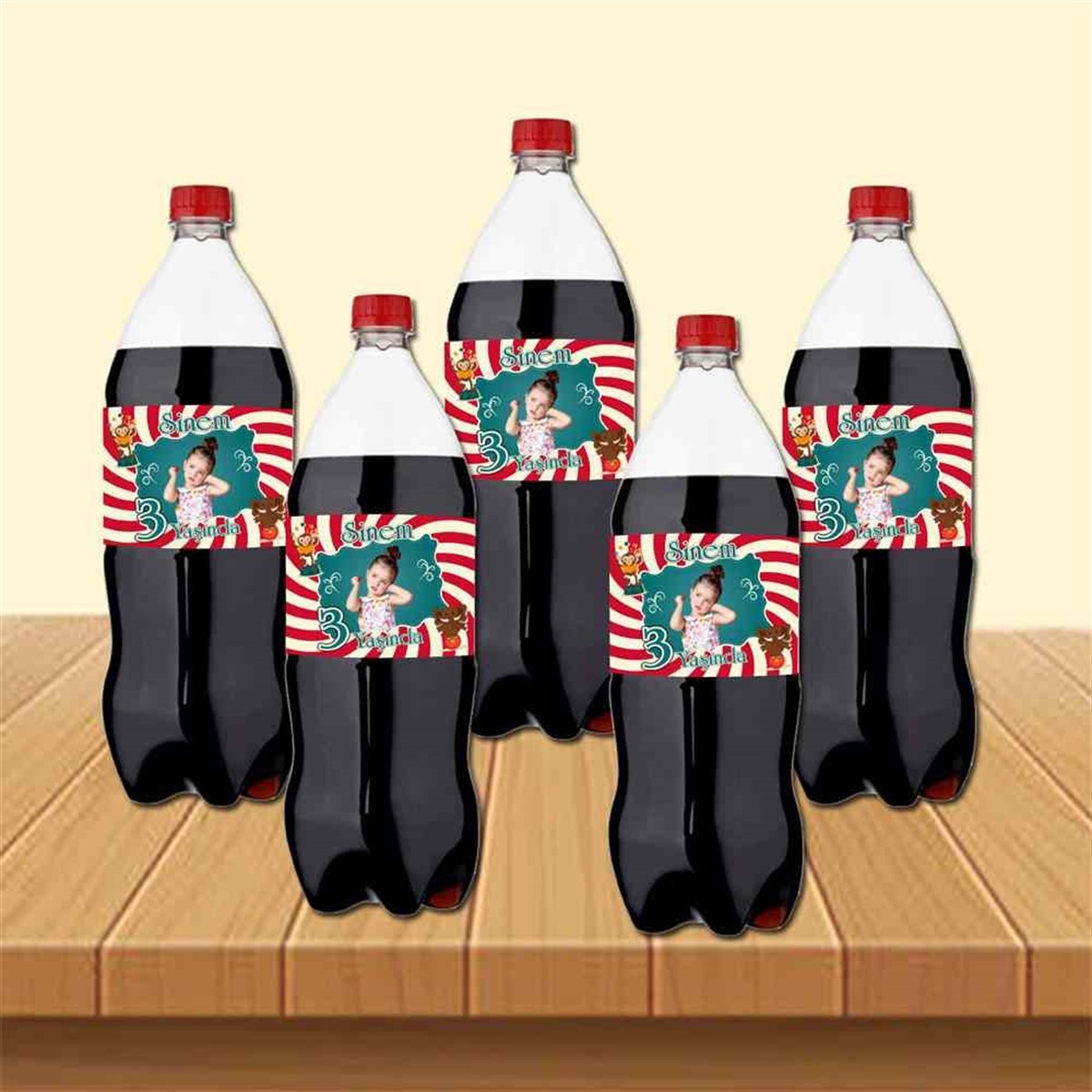 Kız Çocuğu Konsepti Cola Şisesi Bandı  