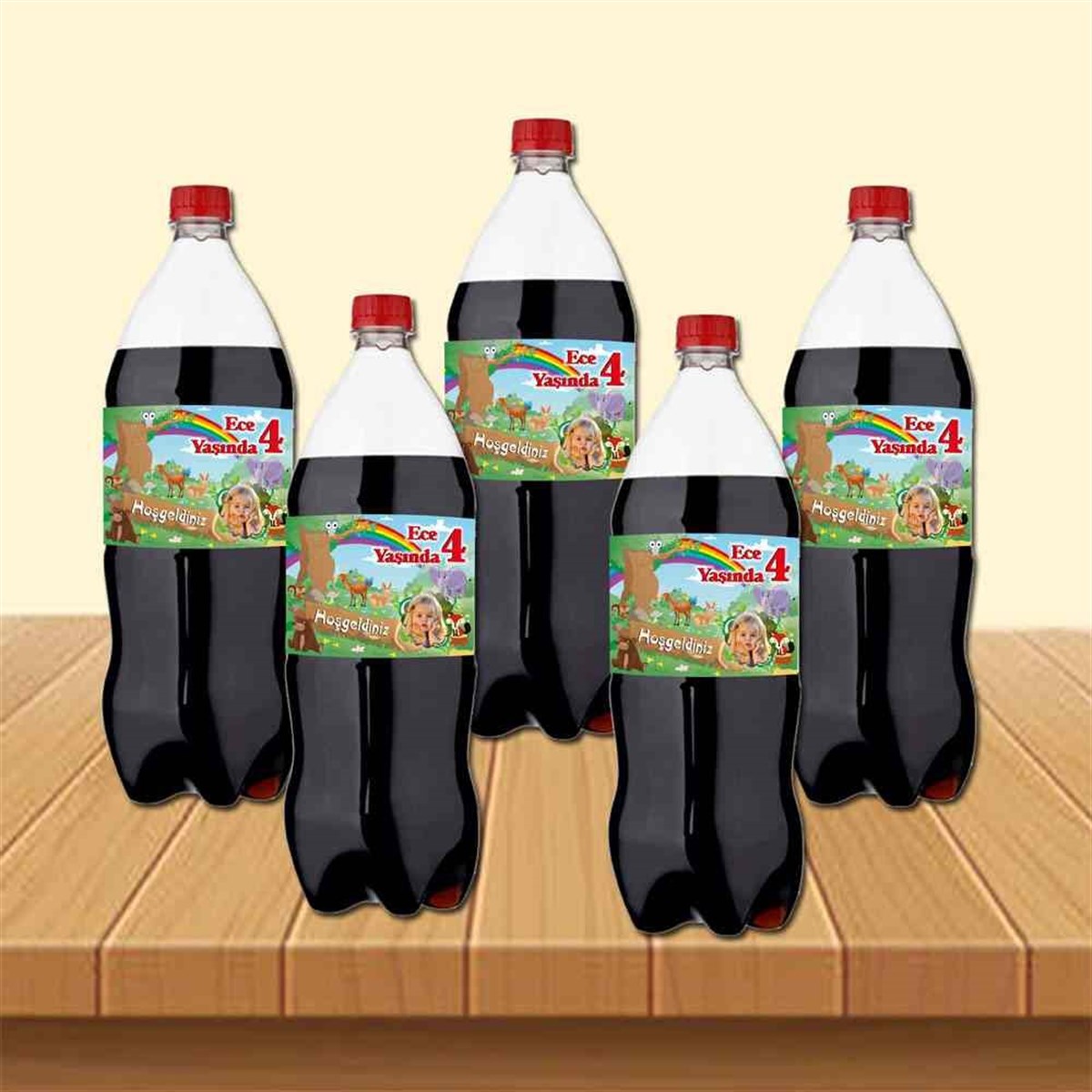 Kız Çocuğu Konsepti Cola Şisesi Bandı  