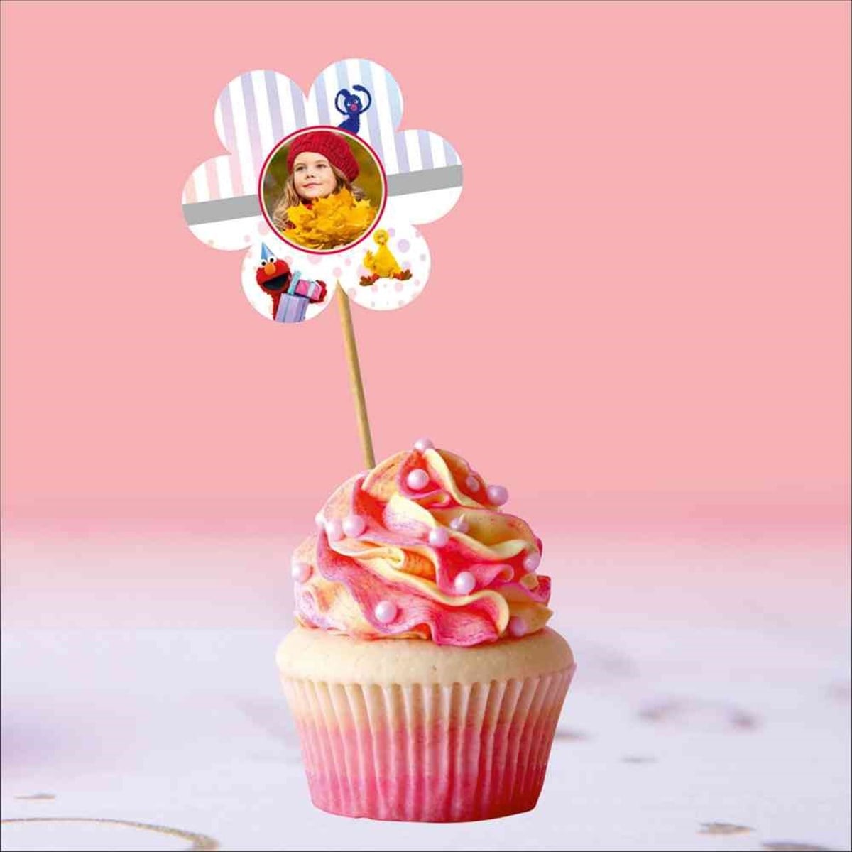 Susam Sokagı Konsepti Kürdan Çicekli Cupcake 