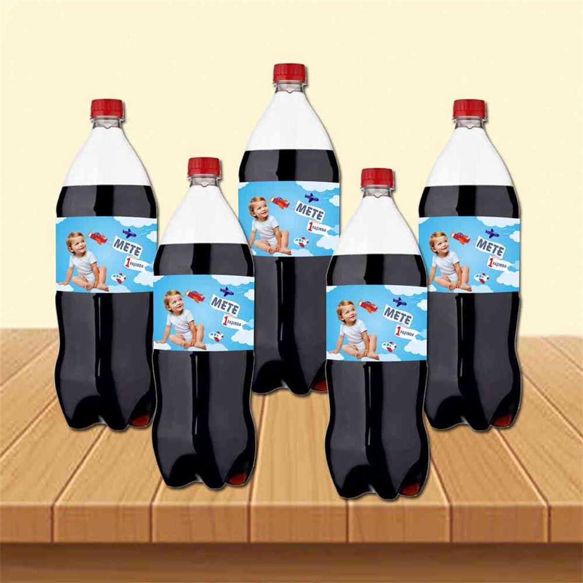 Uçaklar Konsepti Cola Şisesi Bandı    