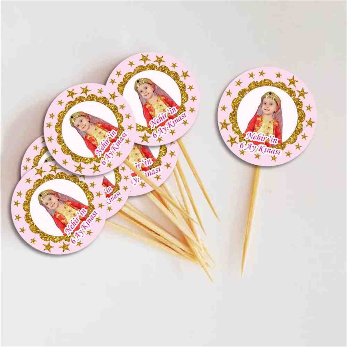 Altı Ay Kınası Gold Yıldızlı Parti Cupcake Kurdanı 