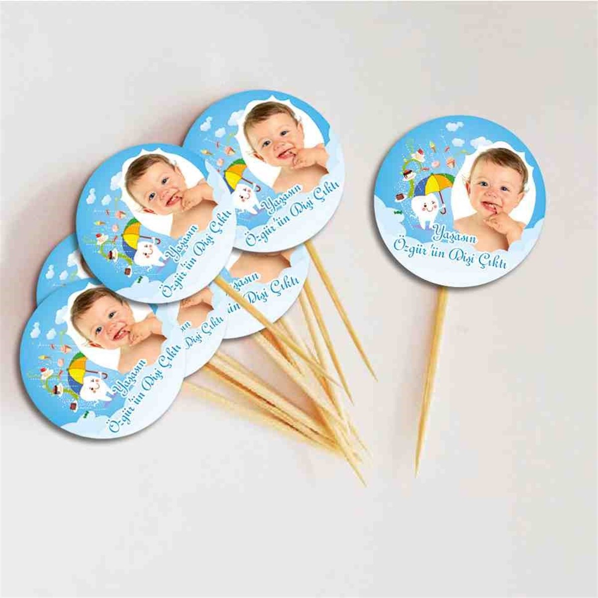 Diş Buğdayı Şemsiyeli Cupcake Kurdanı 