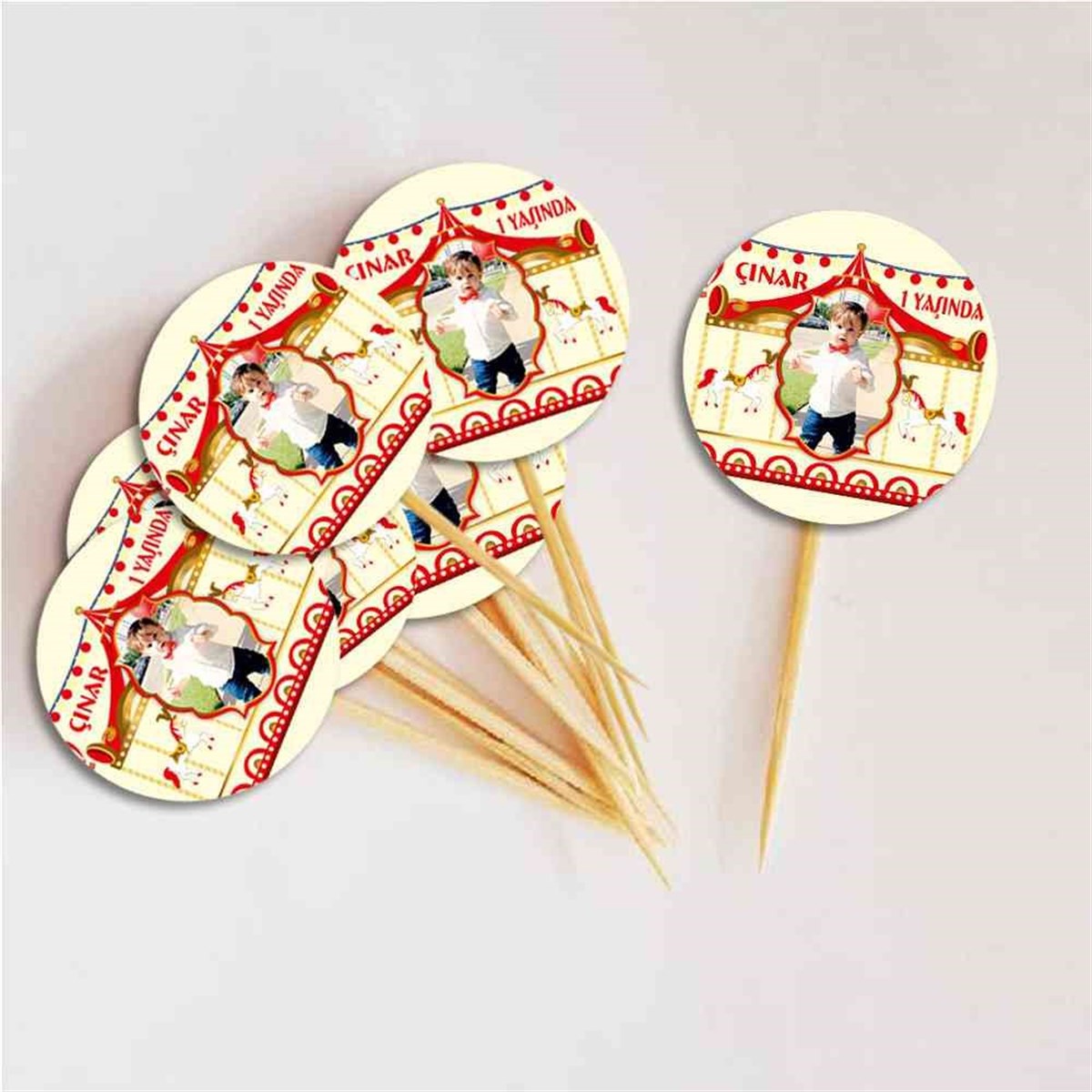 Kırmızı Atlı Karınca Kurdan  