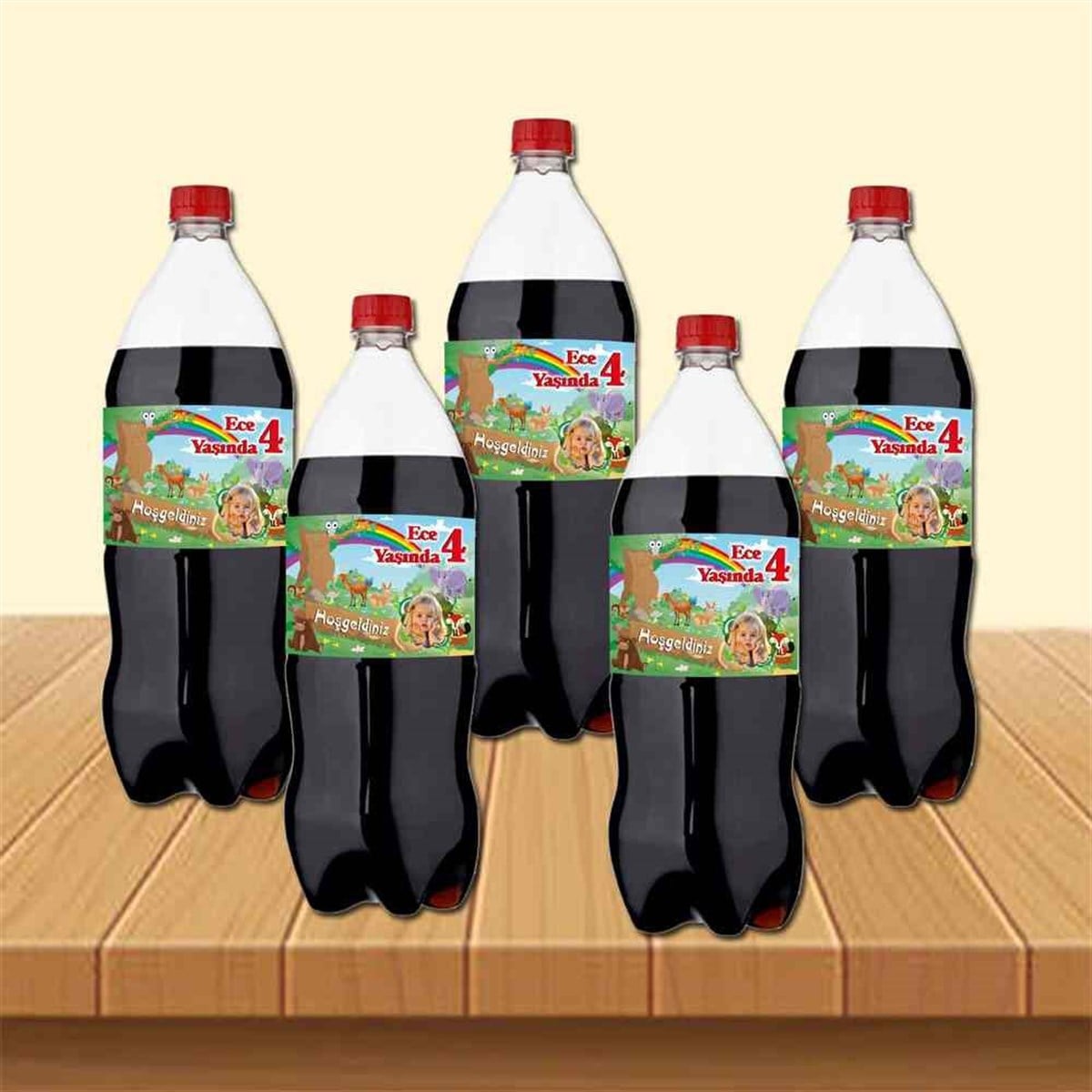 Kız Çocuğu Konsepti Cola Şisesi Bandı  
