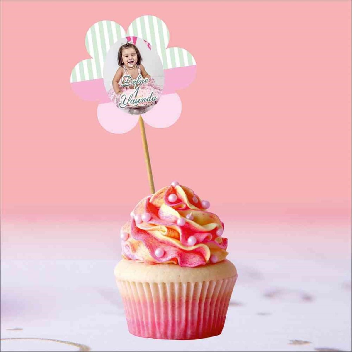 Kuş Konsepti Kürdan Çicekli Cupcake 