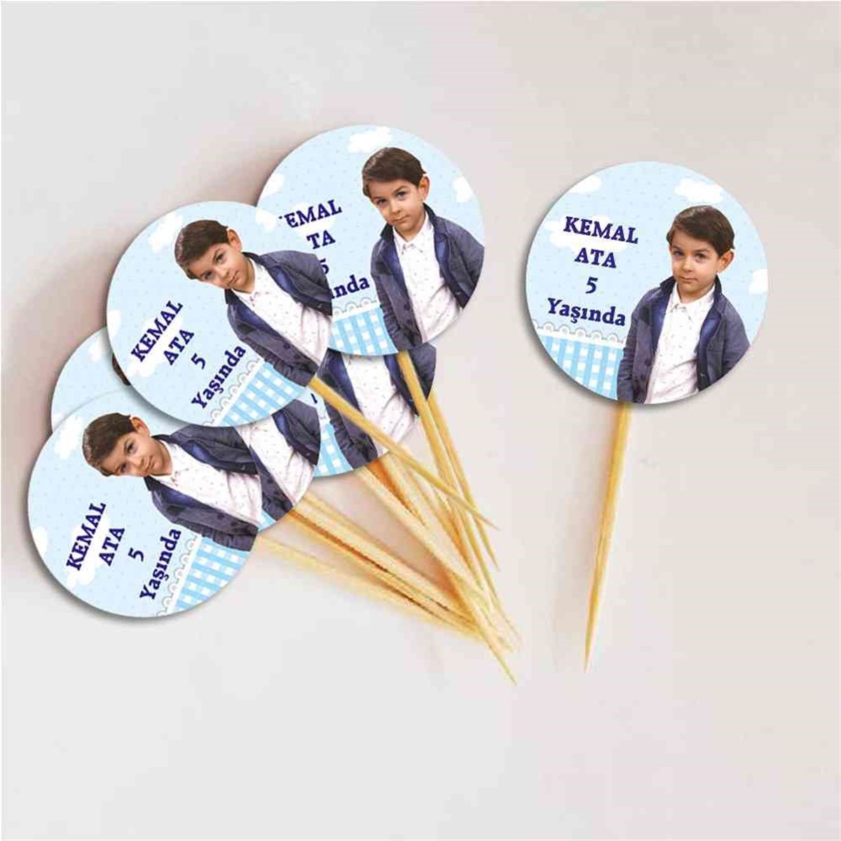 Mavi Bulutlu Sade Kurdan  