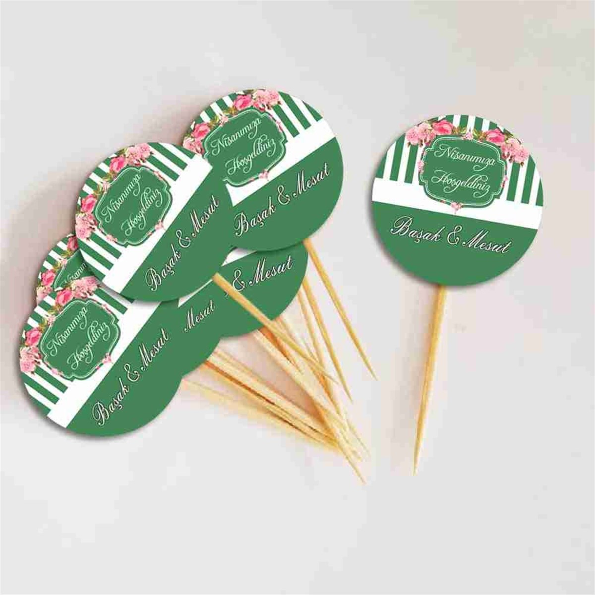 Mor Çiçekli Cupcake  Nişan Kürdanı 