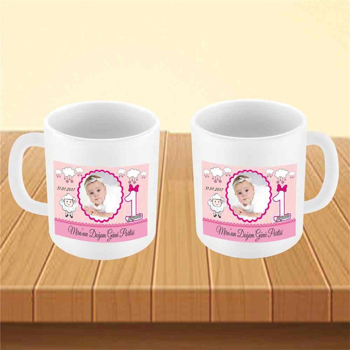 Pembe Kuzulu Kız Çocuğu Konsept Kupa Bardak Mug  