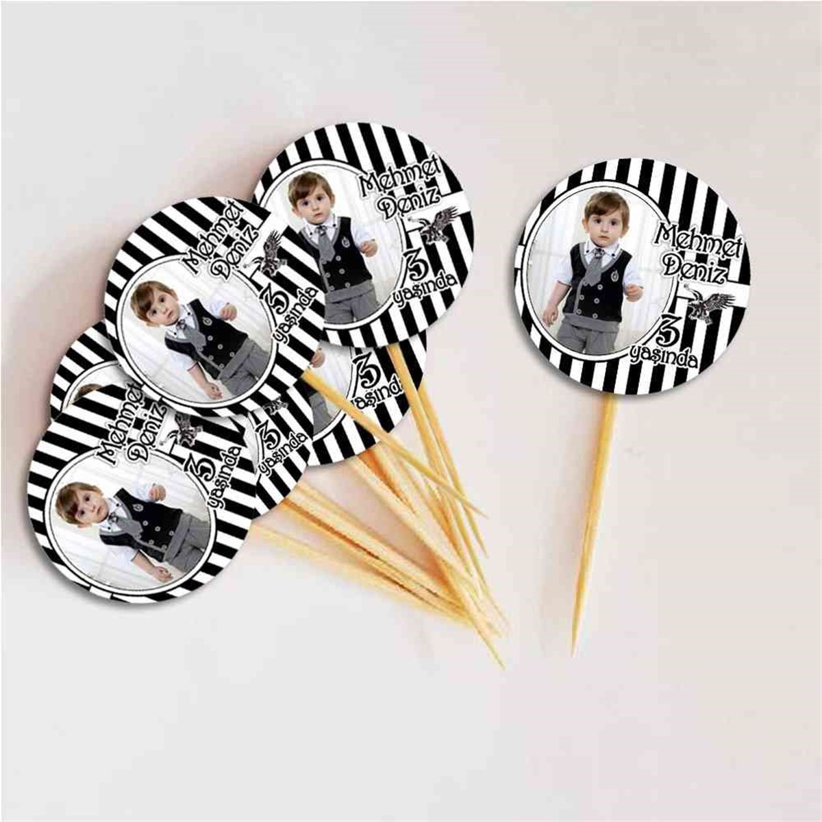 Siyah Beyaz Konsepti Kurdan  