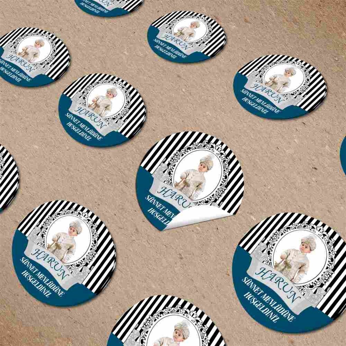 Siyah Çizgili Konsept Kişiye Özel Sticker 30 Adet 