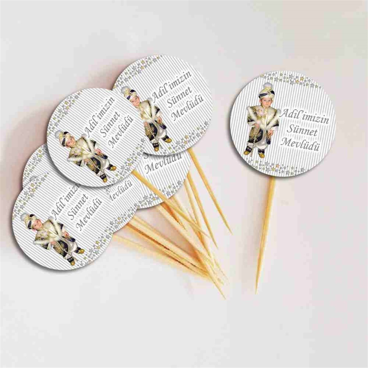 Sünnet Gold ve Gümüş Yıldız Süslemeli Cupcake Kurdanı 