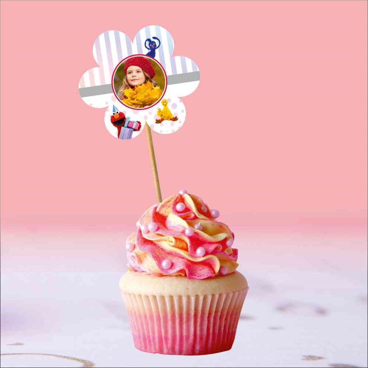 Susam Sokagı Konsepti Kürdan Çicekli Cupcake 